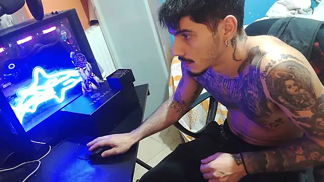 Snapshot of Badboyi1997 chatting on 10/10/25, 10:42 Badboyi1997 online show from 10/10/25, 10:42