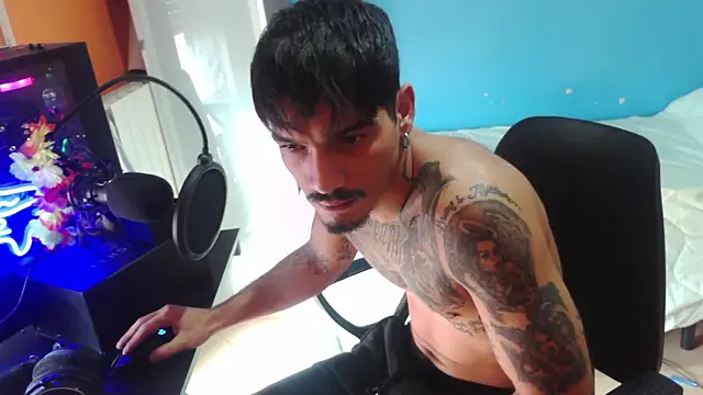 Snapshot of Badboyi1997 chatting on 10/13/25, 11:54 Badboyi1997 online show from 10/13/25, 11:54