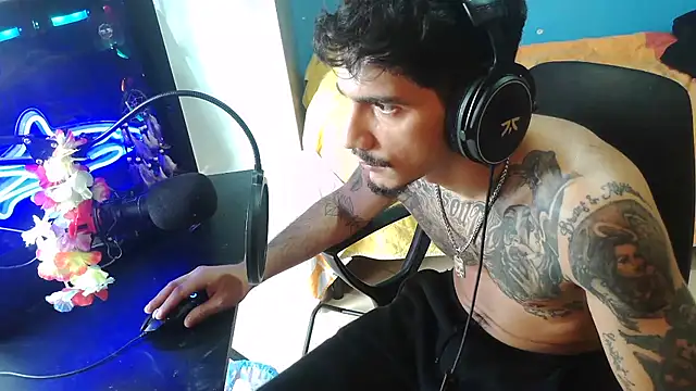 Snapshot of Badboyi1997 chatting on 10/23/25, 02:16 Badboyi1997 online show from 10/23/25, 02:16