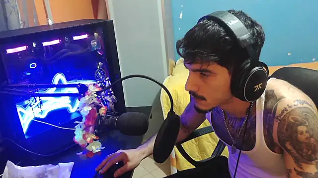 Snapshot of Badboyi1997 chatting on 10/25/25, 07:41 Badboyi1997 online show from 10/25/25, 07:41