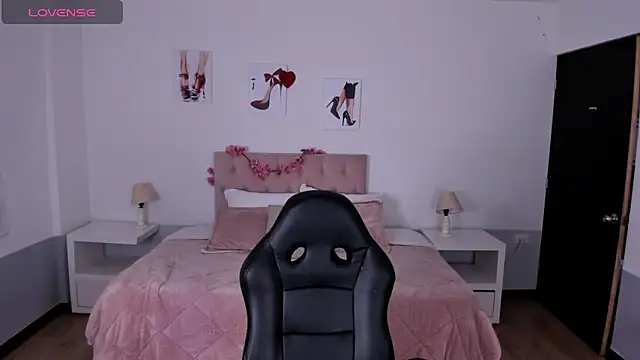 Snapshot of Pamela_cheverry chatting on 03/18/25, 03:53 Pamela cheverry online show from 03/18/25, 03:53