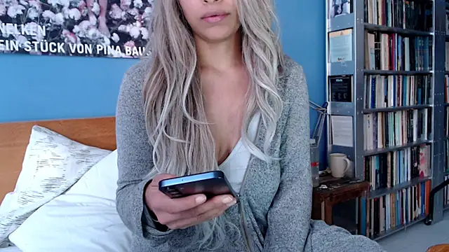 Snapshot of liadivina chatting on 02/14/26, 04:26 liadivina online show from 02/14/26, 04:26