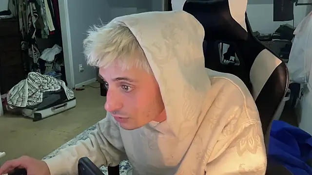 Dylansd online show from 12/31/24, 07:53