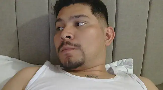 Snapshot of evoscenteno chatting on 12/21/24, 06:09 evoscenteno online show from 12/21/24, 06:09