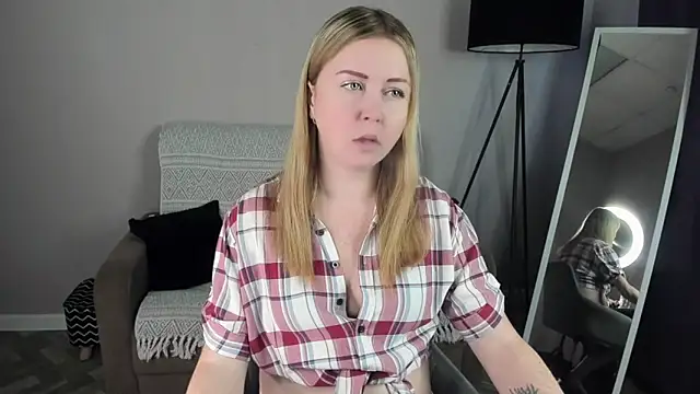 BettyBloom69 online show from 12/17/25, 05:13