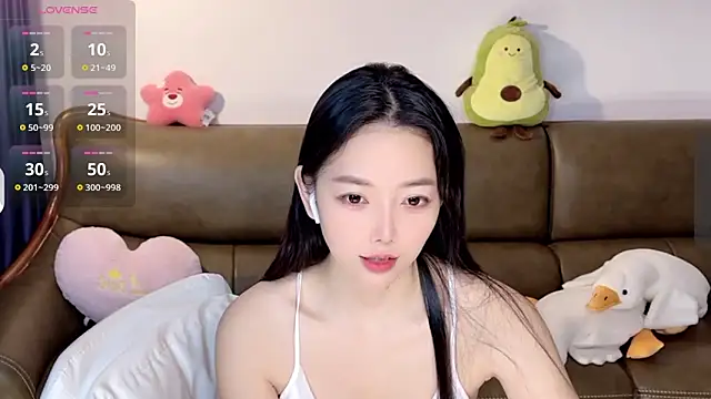 Yilin1999 online show from 12/24/24, 02:43