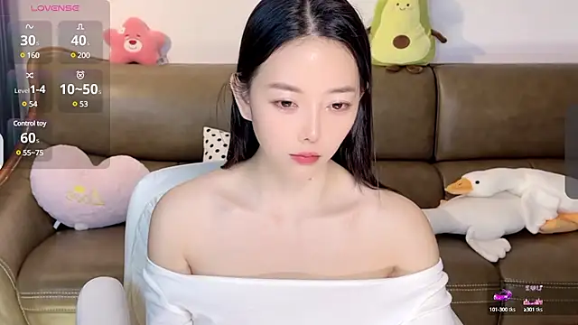 Yilin1999 online show from 02/13/25, 07:21