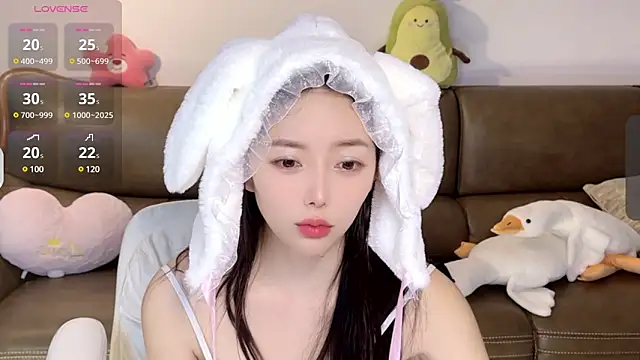 Yilin1999 online show from 02/20/25, 02:40