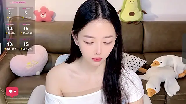 Yilin1999 online show from 02/24/25, 02:40