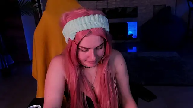 LisaElfy online show from 02/13/25, 10:43