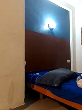 Snapshot of BURN666ING chatting on 12/14/25, 01:00 BURN666ING online show from 12/14/25, 01:00