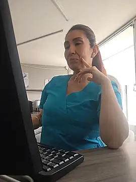Snapshot of Perla_Franco chatting on 06/11/26, 06:28 Perla Franco online show from 06/11/26, 06:28