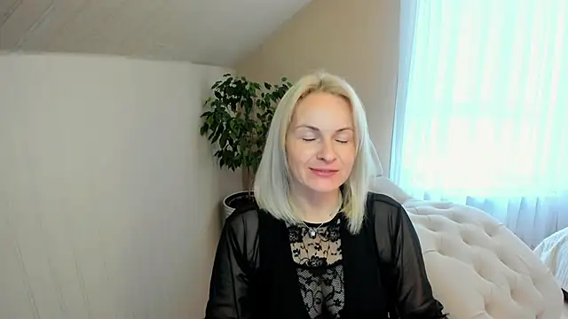 Alicee Gracee online show from 12/13/24, 09:02