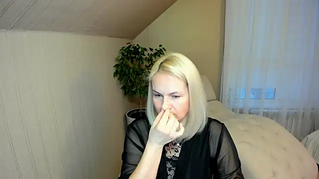 Alicee Gracee online show from 12/13/24, 01:01