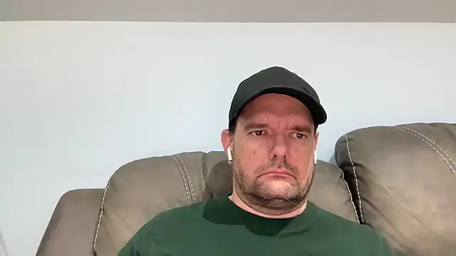 Snapshot of CanadianSweetheart chatting on 12/17/24, 11:05 CanadianSweetheart online show from 12/17/24, 11:05