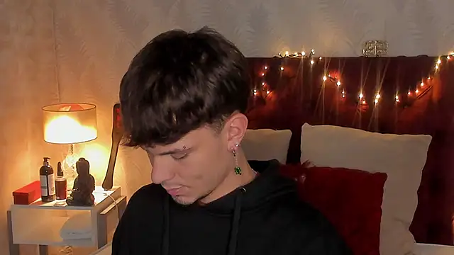 Liam thunder online show from 01/26/25, 08:25