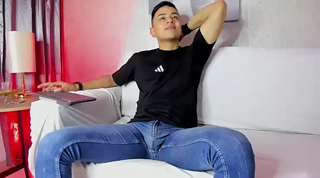 Lucii fer  online show from 02/12/25, 11:29