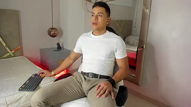 Lucii fer  online show from 12/01/25, 11:48