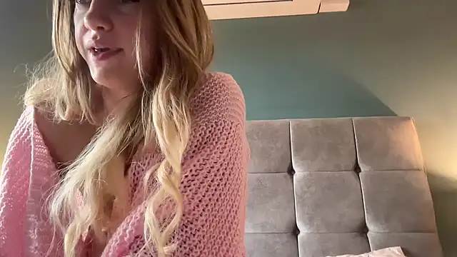 Snapshot of LustfulLuna_ chatting on 02/28/25, 10:30 LustfulLuna  online show from 02/28/25, 10:30