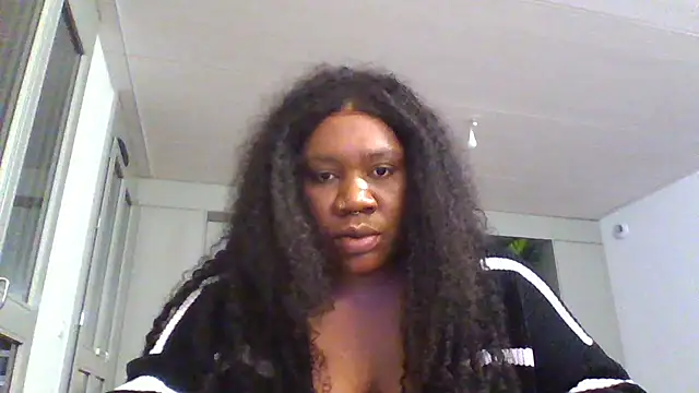 Snapshot of bonbonaumiel chatting on 12/07/24, 06:04 bonbonaumiel online show from 12/07/24, 06:04