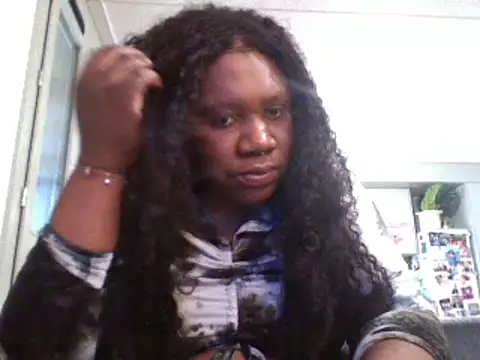 Snapshot of bonbonaumiel chatting on 12/12/24, 10:34 bonbonaumiel online show from 12/12/24, 10:34