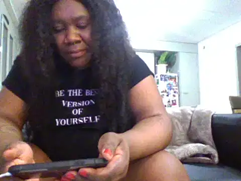 Snapshot of bonbonaumiel chatting on 12/13/24, 07:32 bonbonaumiel online show from 12/13/24, 07:32