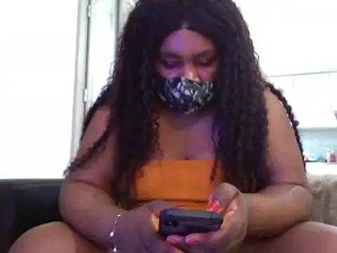 Snapshot of bonbonaumiel chatting on 12/18/24, 11:56 bonbonaumiel online show from 12/18/24, 11:56