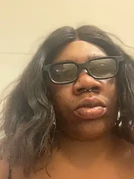 Snapshot of bonbonaumiel chatting on 01/06/25, 09:08 bonbonaumiel online show from 01/06/25, 09:08