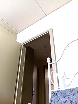 Snapshot of bonbonaumiel chatting on 01/17/25, 03:43 bonbonaumiel online show from 01/17/25, 03:43