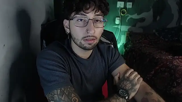 Snapshot of Dereck_Dickson chatting on 11/02/25, 01:41 Dereck Dickson online show from 11/02/25, 01:41