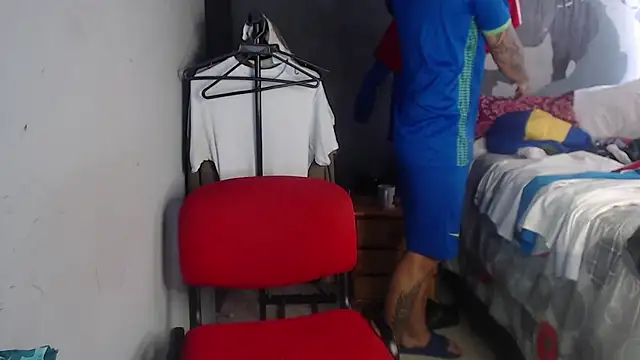 Snapshot of Dereck_Dickson chatting on 11/19/25, 02:06 Dereck Dickson online show from 11/19/25, 02:06