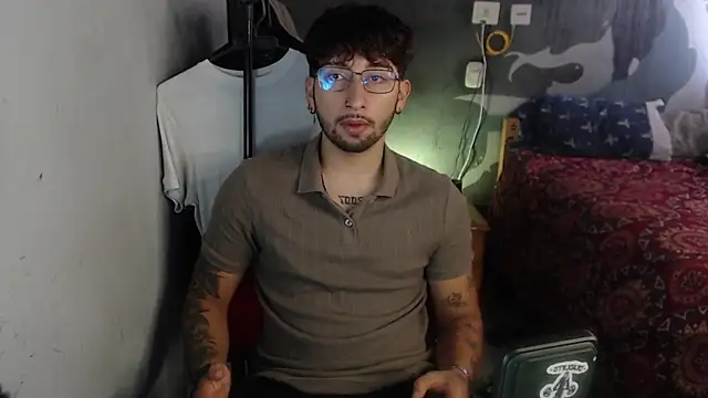 Snapshot of Dereck_Dickson chatting on 11/22/25, 06:07 Dereck Dickson online show from 11/22/25, 06:07