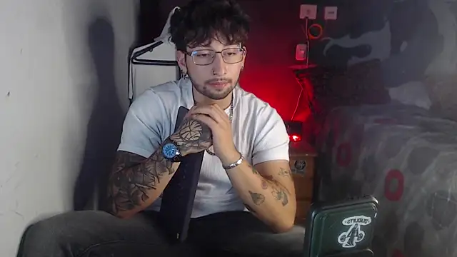 Snapshot of Dereck_Dickson chatting on 11/23/25, 06:13 Dereck Dickson online show from 11/23/25, 06:13