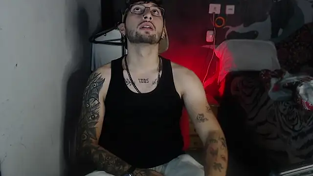 Snapshot of Dereck_Dickson chatting on 11/25/25, 04:56 Dereck Dickson online show from 11/25/25, 04:56