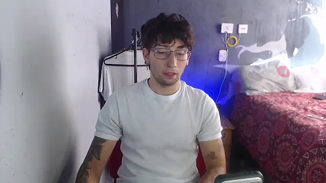 Snapshot of Dereck_Dickson chatting on 12/02/25, 06:47 Dereck Dickson online show from 12/02/25, 06:47