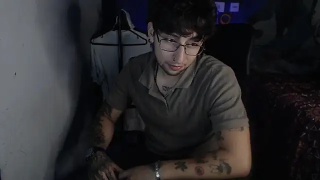 Snapshot of Dereck_Dickson chatting on 12/04/25, 11:02 Dereck Dickson online show from 12/04/25, 11:02