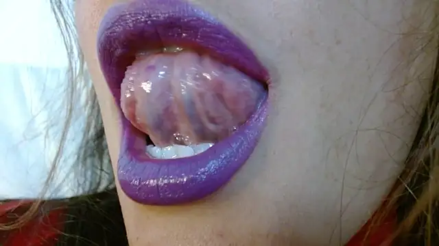 Snapshot of miss_evoleth2 chatting on 11/19/25, 05:02 miss evoleth2 online show from 11/19/25, 05:02