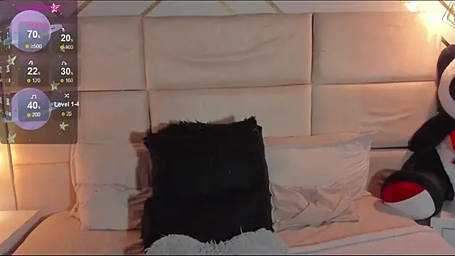 Nathaliajonees online show from 09/22/25, 12:29