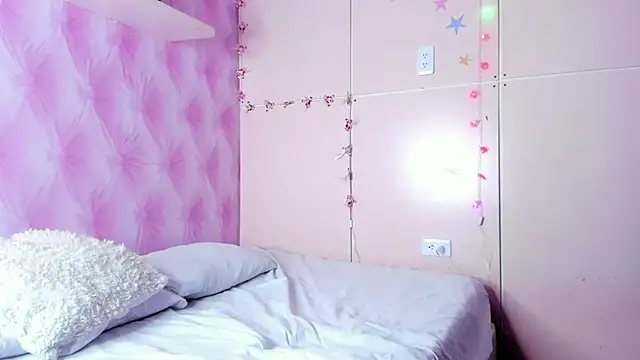 Snapshot of MarieMyller chatting on 12/22/24, 03:00 MarieMyller online show from 12/22/24, 03:00