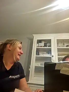 Snapshot of CoupleKitty chatting on 10/12/25, 08:52 CoupleKitty online show from 10/12/25, 08:52