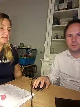 Snapshot of CoupleKitty chatting on 10/22/25, 06:29 CoupleKitty online show from 10/22/25, 06:29