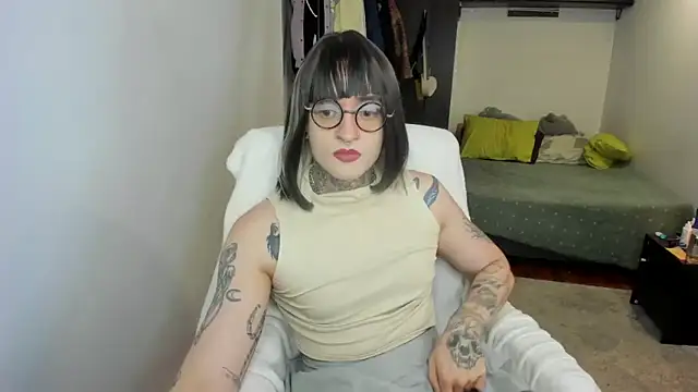 Snapshot of ShiiraVelkor chatting on 11/06/25, 08:43 ShiiraVelkor online show from 11/06/25, 08:43