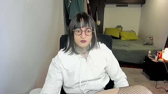 Snapshot of ShiiraVelkor chatting on 11/24/25, 09:36 ShiiraVelkor online show from 11/24/25, 09:36