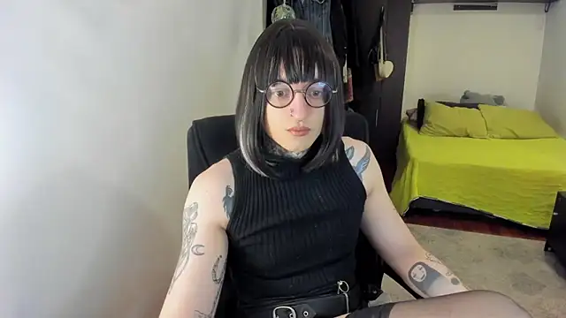 Snapshot of ShiiraVelkor chatting on 12/05/25, 09:40 ShiiraVelkor online show from 12/05/25, 09:40