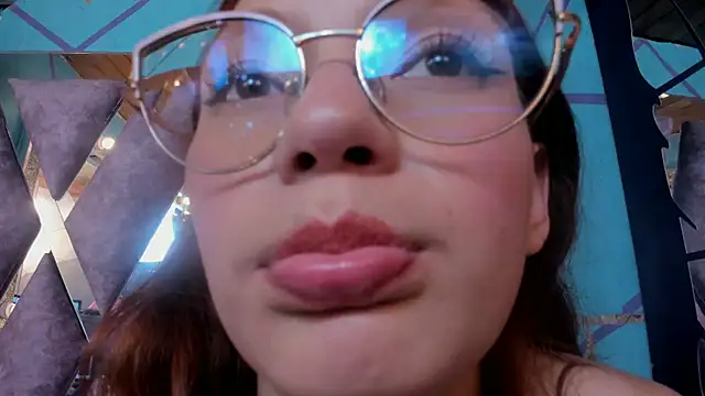 LARICSABLUE online show from 02/25/25, 05:41