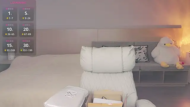 Lucky-baby online show from 10/13/25, 01:11