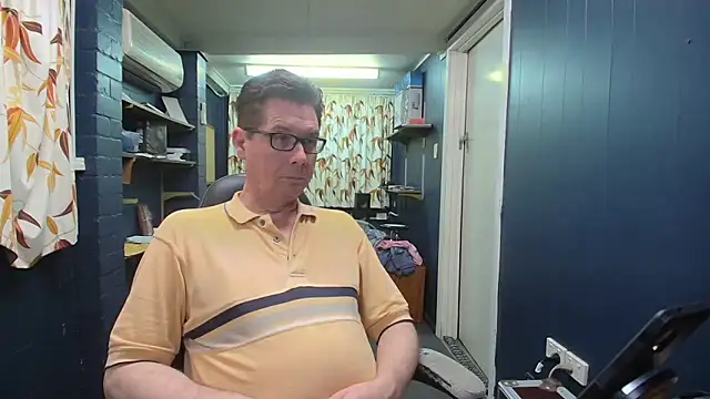 Snapshot of tilobinder chatting on 10/26/25, 02:01 tilobinder online show from 10/26/25, 02:01