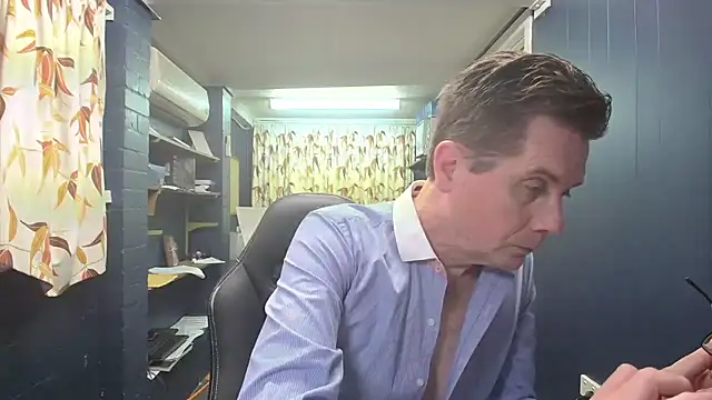 Snapshot of tilobinder chatting on 10/31/25, 01:45 tilobinder online show from 10/31/25, 01:45