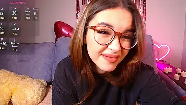 Snapshot of CutiePie3 chatting on 02/14/25, 06:51 CutiePie3 online show from 02/14/25, 06:51