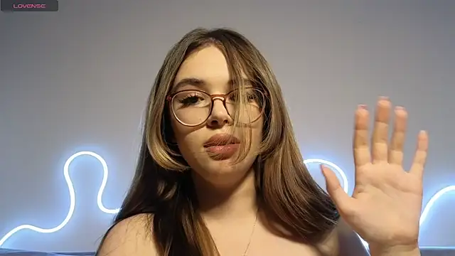 Snapshot of CutiePie3 chatting on 03/18/25, 12:27 CutiePie3 online show from 03/18/25, 12:27